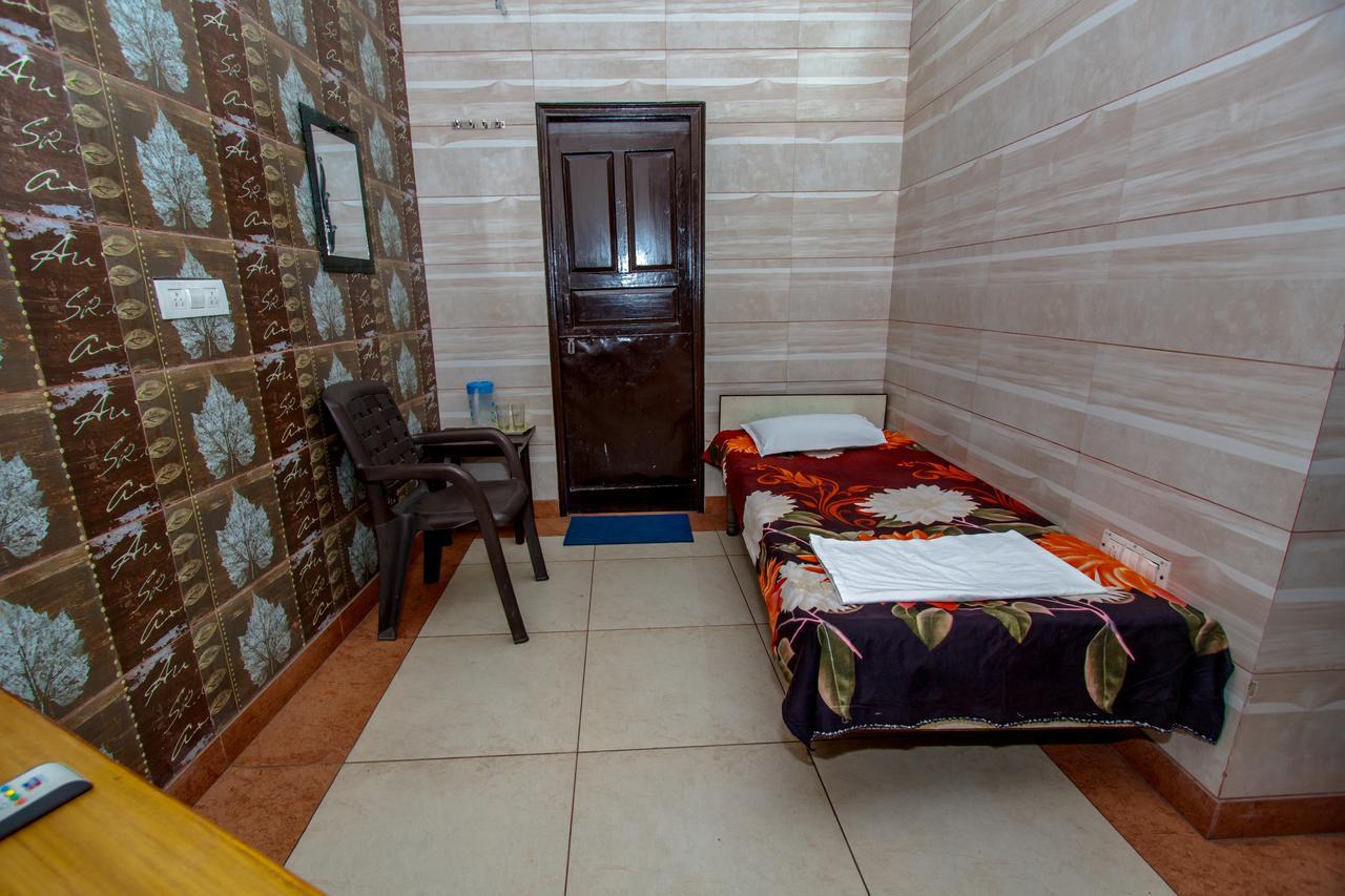 National Guest House ชลันธระ ภายนอก รูปภาพ